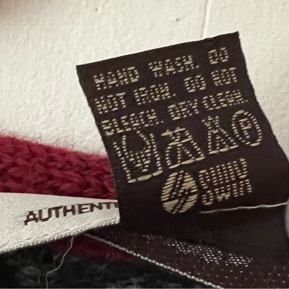 Sondre Norwegian Wool Pewter Clasp Birdseye Patterned Nordic Winter Ski Sweater - Picture 9 of 13